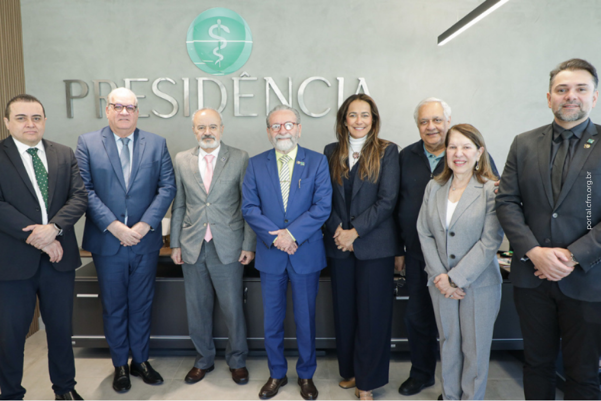 Encontro do CFM sobre vacinação de crianças e adolescentes