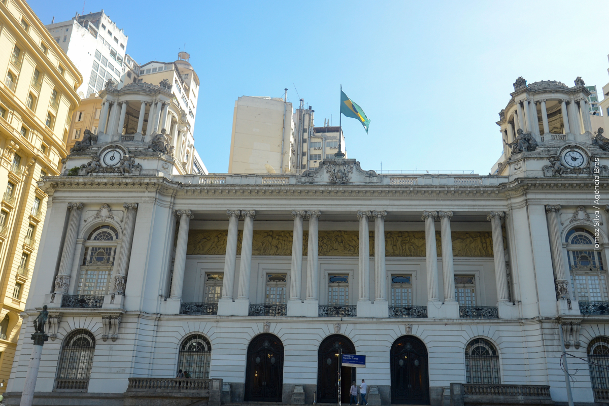 Câmara dos Vereadores aprova política de coleta e distribuição de leite humano no Rio