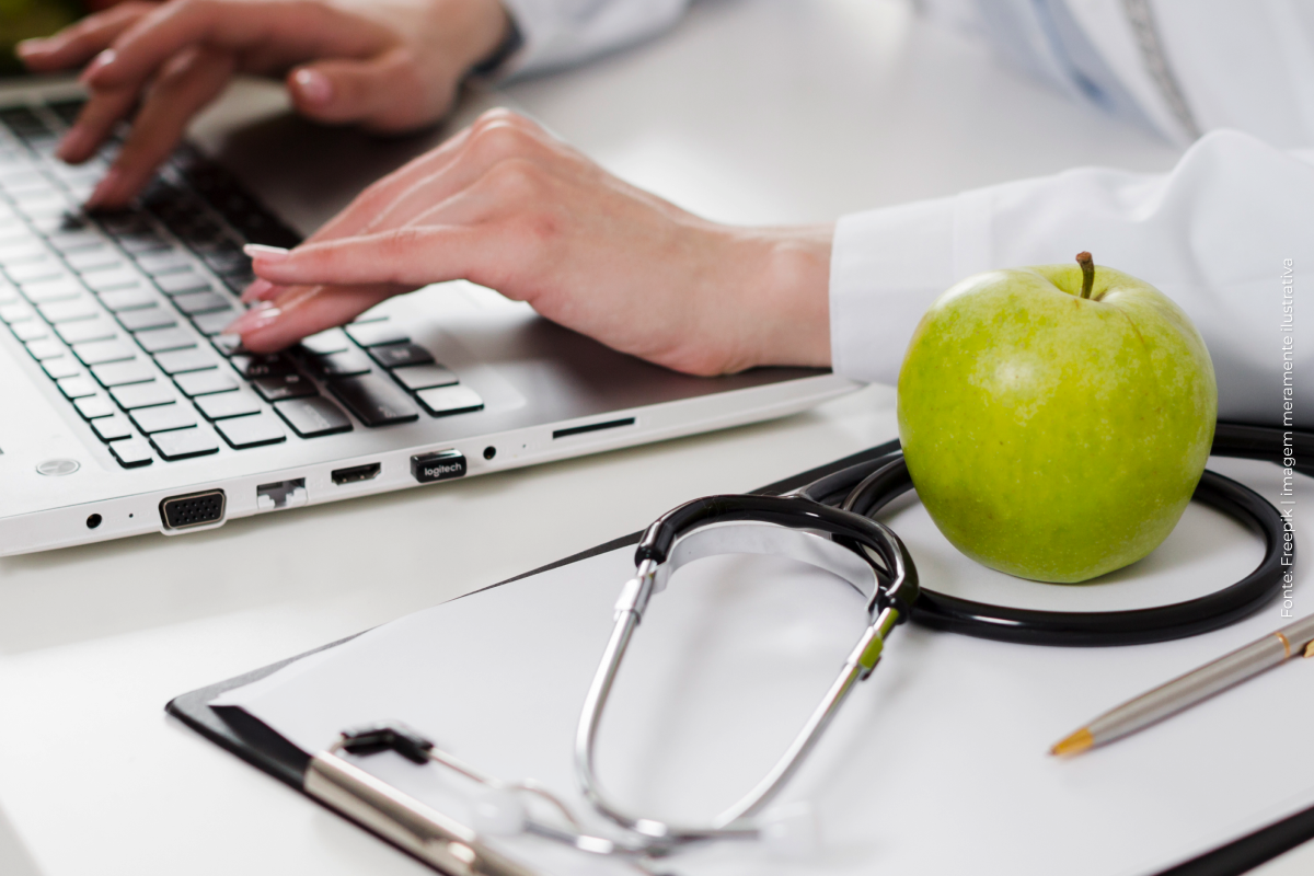 Comissão aprova projeto que obriga planos de saúde a cobrir exames pedidos por nutricionistas
