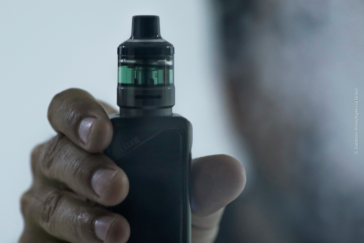 Anvisa e MPF assinam acordo para combater cigarros eletrônicos