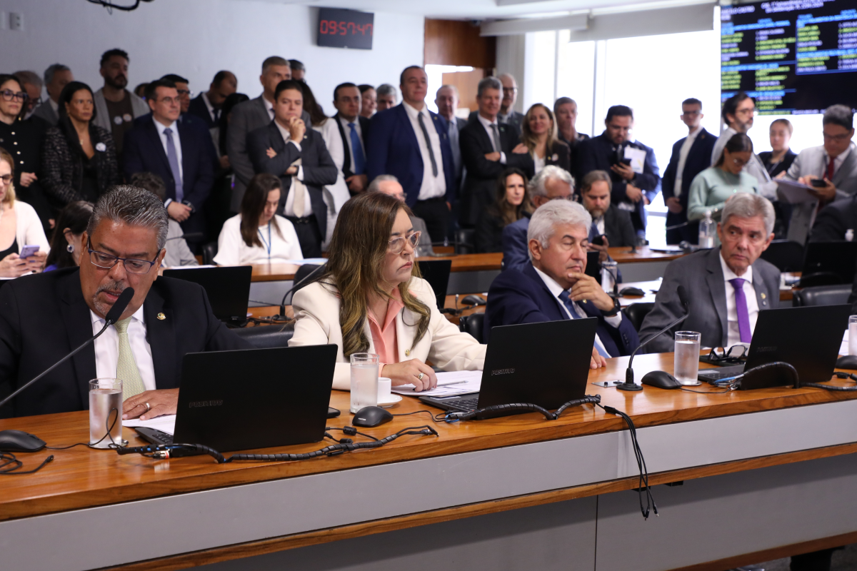 Senado aprova ProfiMed e conclui que exame deve estar sob governança do CFM