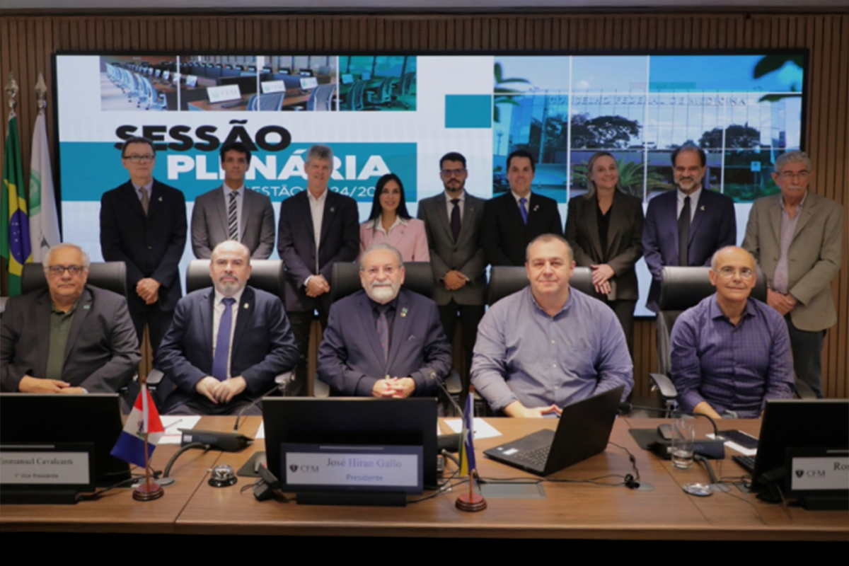 Diretoria do CREMERJ apresenta Relatório de 100 Dias de Gestão ao CFM