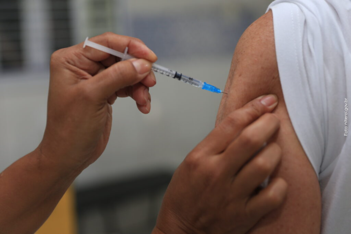 Projeto permite a dedução de gastos com vacinas obrigatórias no Imposto de Renda