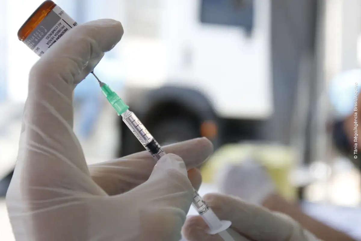 Sarampo: infectologista alerta para vacinação em viagens para a Copa
