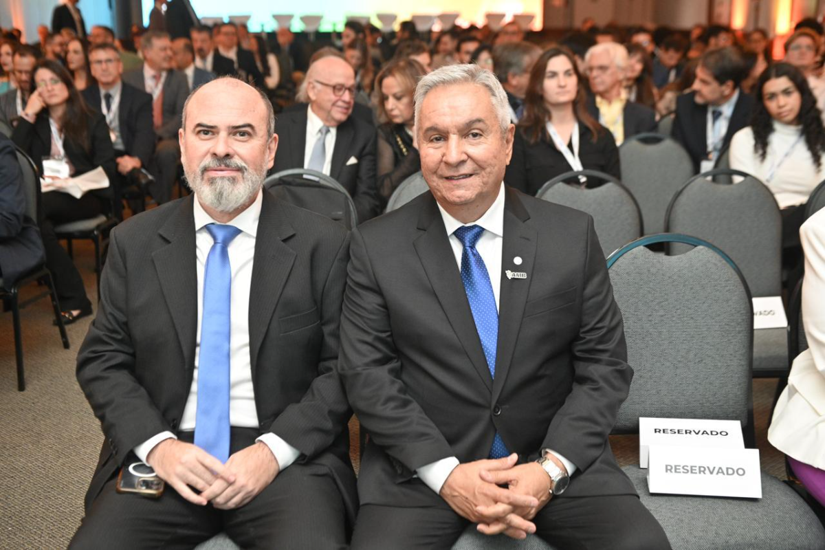 Associação Médica do Estado do Rio de Janeiro elege novo presidente para próximo triênio Associação Médica do Estado do Rio de Janeiro elege novo presidente para próximo triênio
