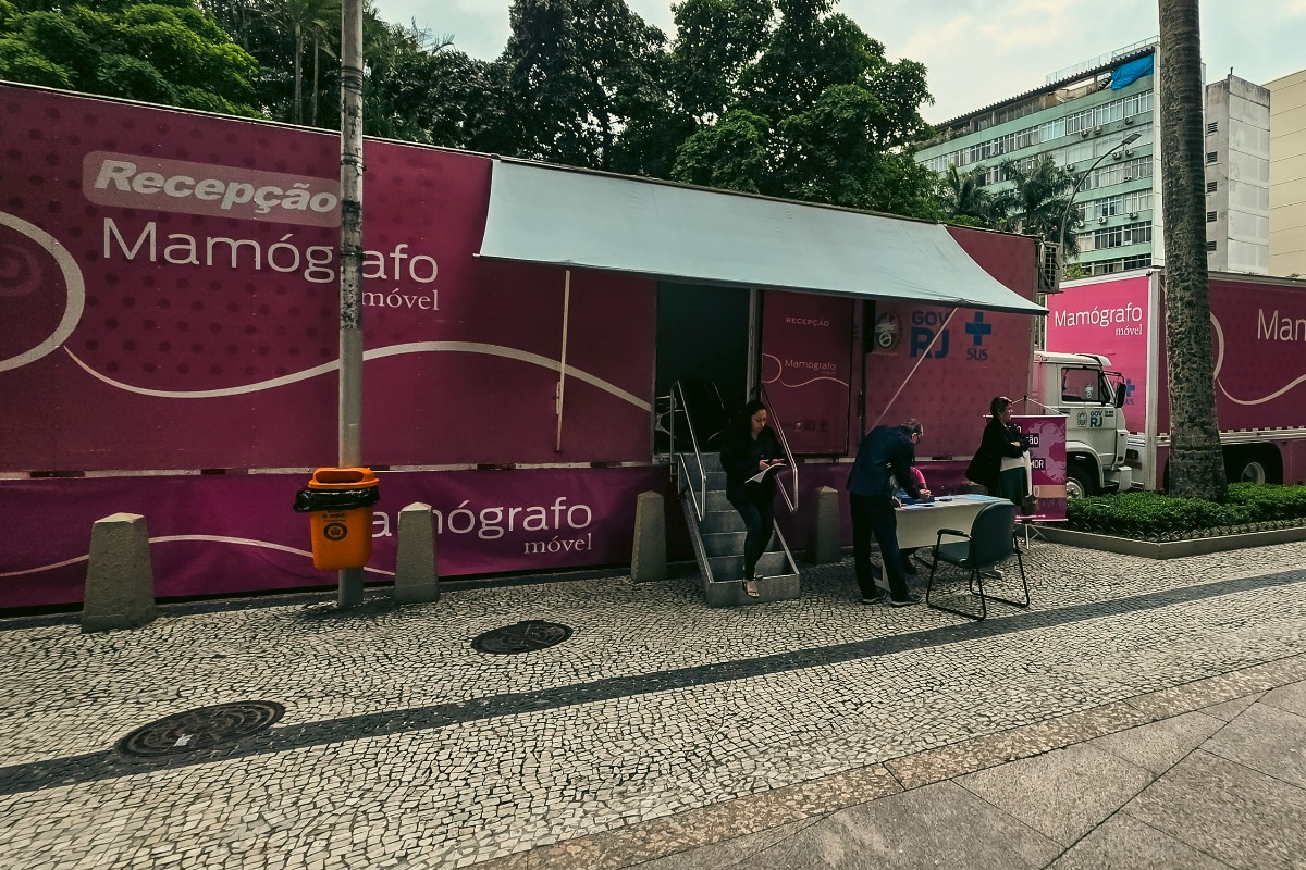 Unidade Móvel de Mamografia e de Ultrassonografia no CREMERJ: mais de 200 exames são realizados